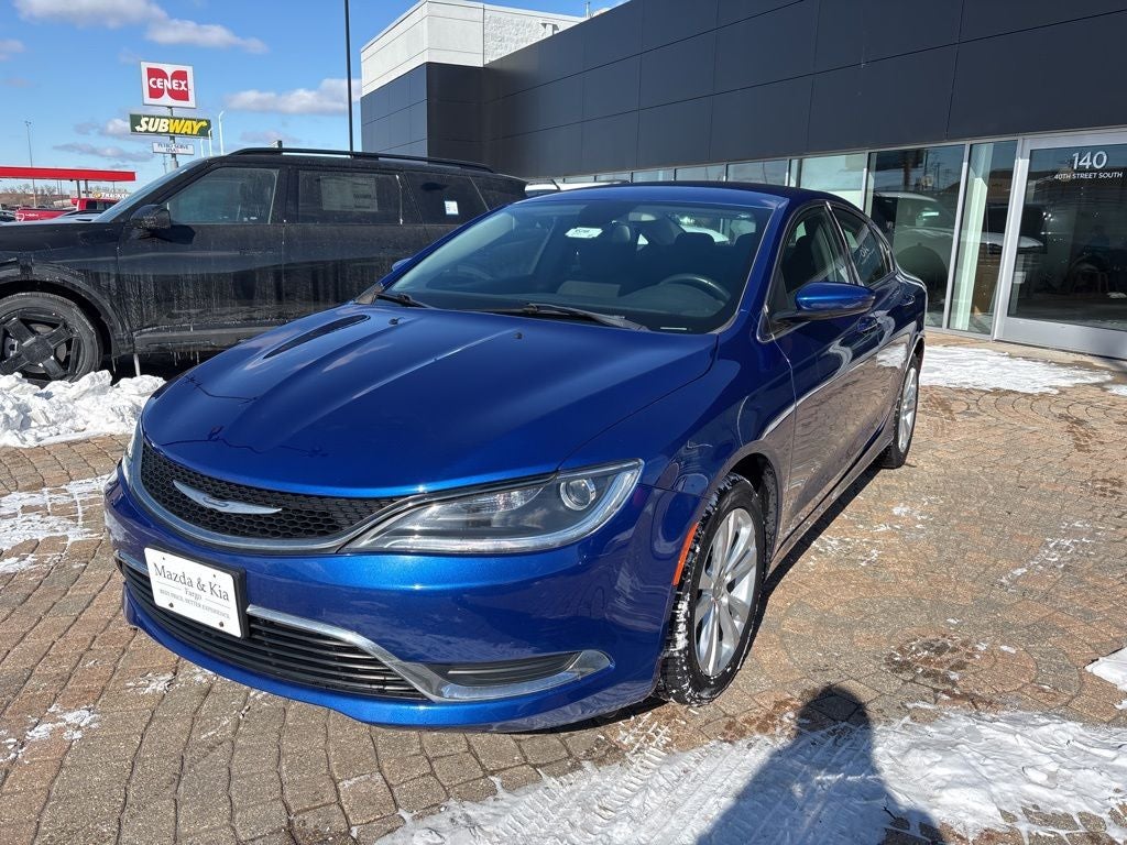 2016 Chrysler 200 Limited's photo