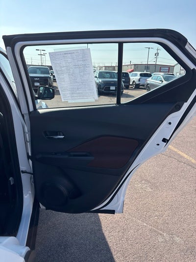 2023 Nissan Kicks SR