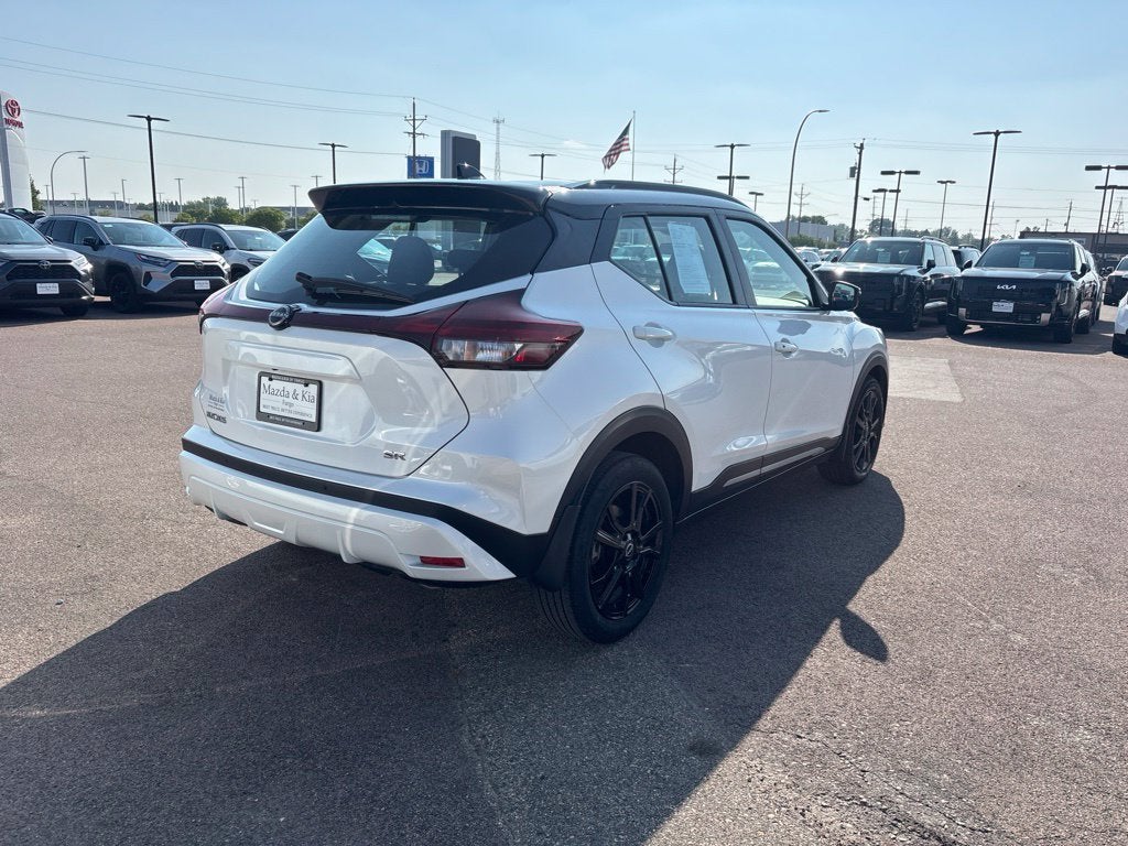 2023 Nissan Kicks SR