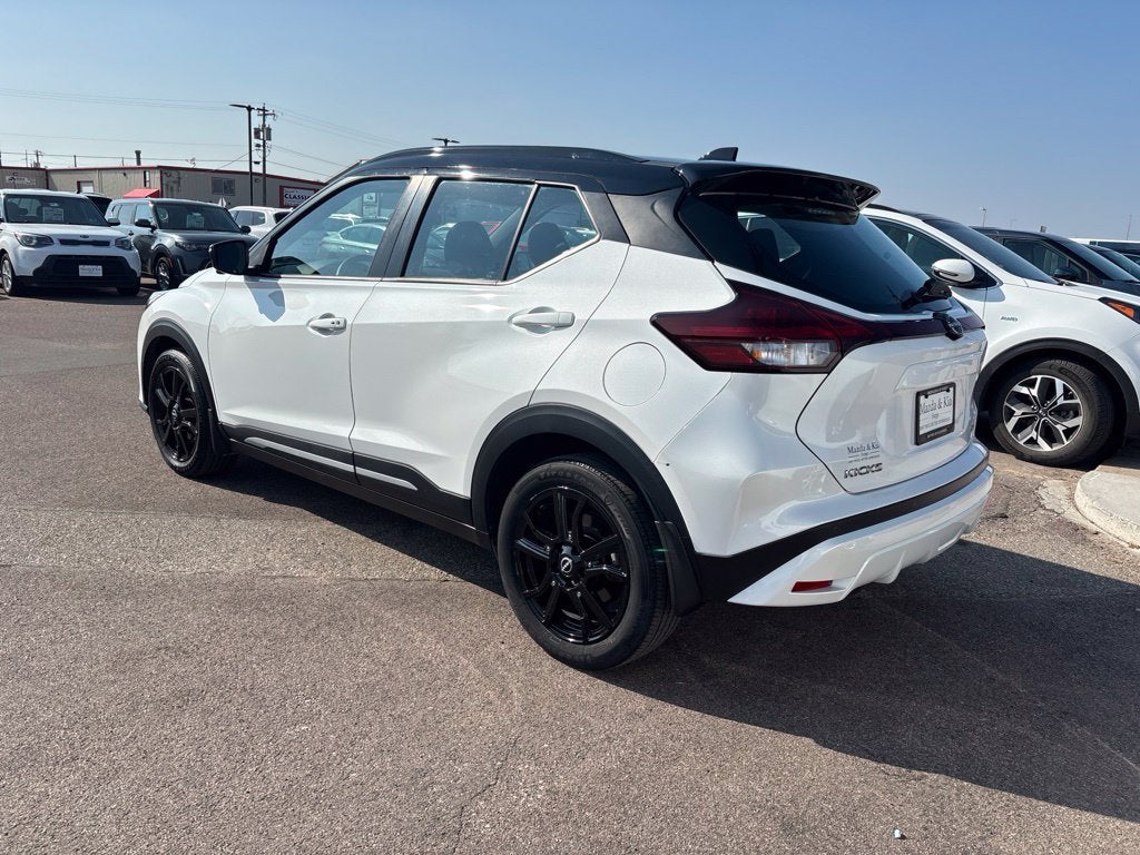 2023 Nissan Kicks SR