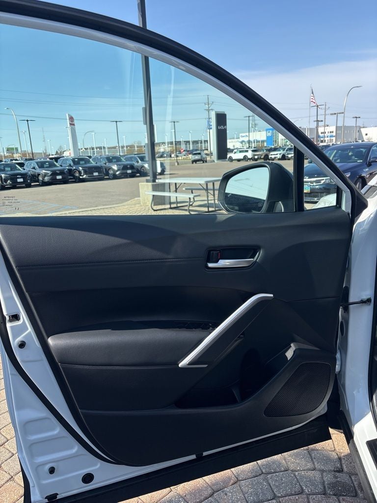 2025 Toyota Corolla Cross XLE