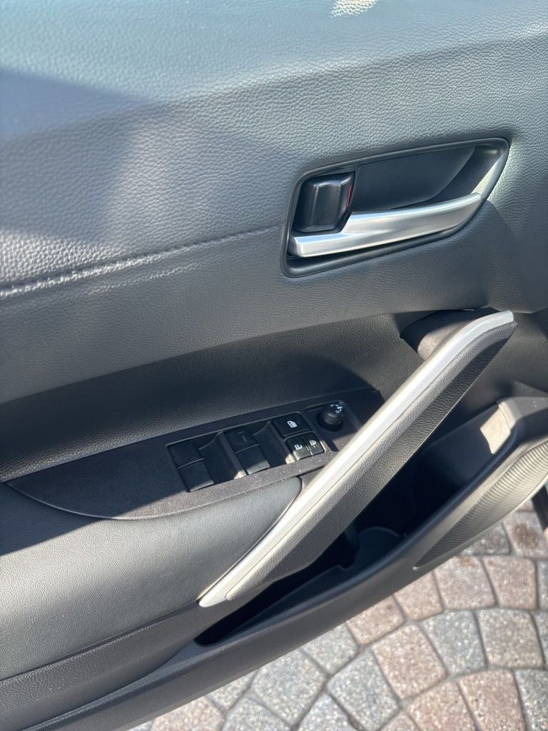 2025 Toyota Corolla Cross XLE