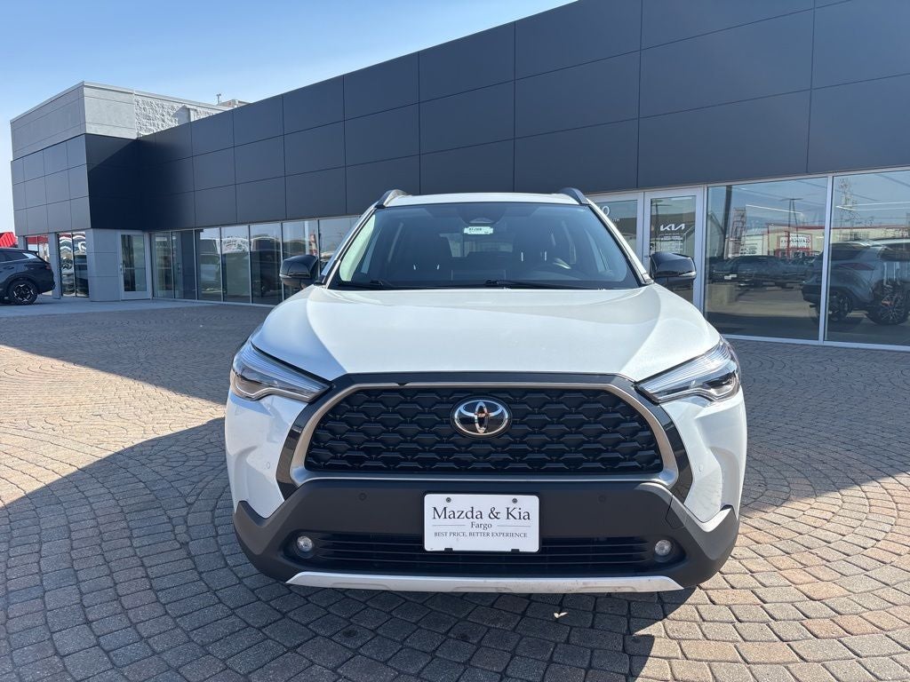 2025 Toyota Corolla Cross XLE