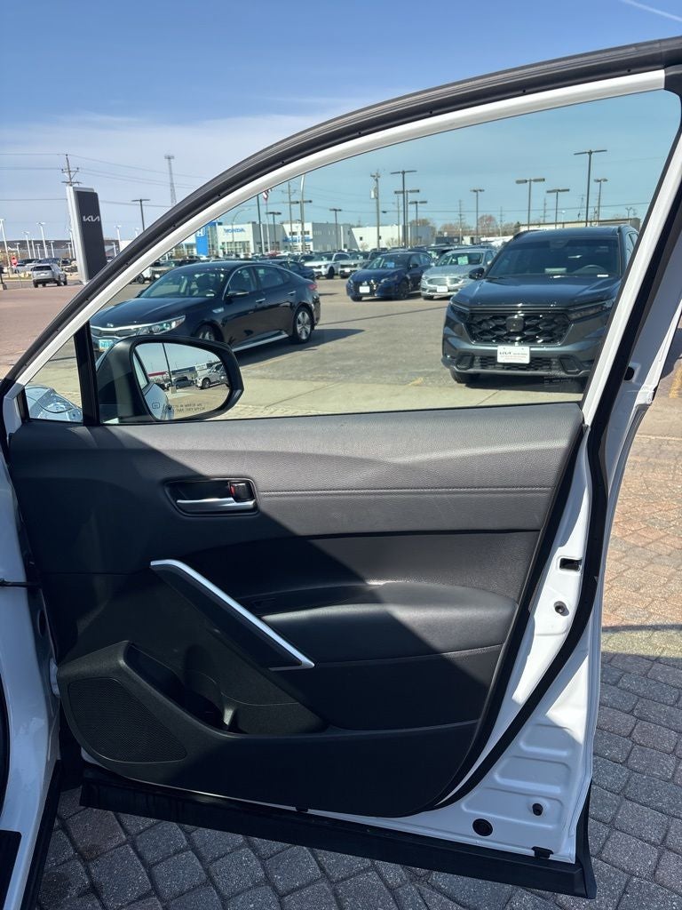 2025 Toyota Corolla Cross XLE
