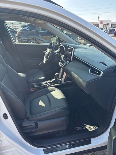 2025 Toyota Corolla Cross XLE