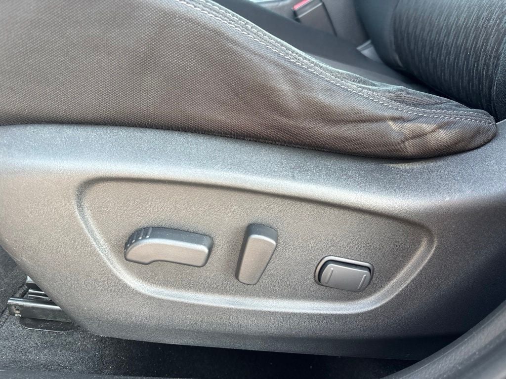 2020 Nissan Rogue SV New Motor!!!