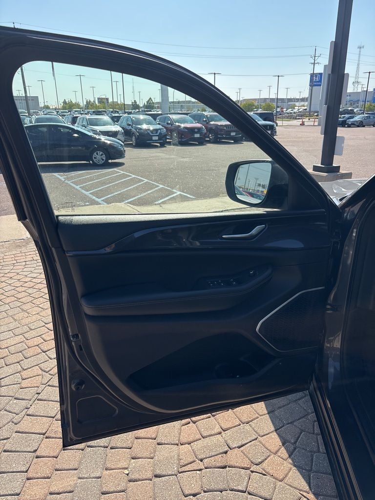 2022 Jeep Grand Cherokee L Laredo