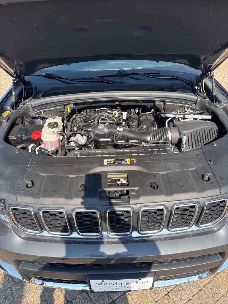 2022 Jeep Grand Cherokee L Laredo