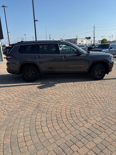 2022 Jeep Grand Cherokee L Laredo