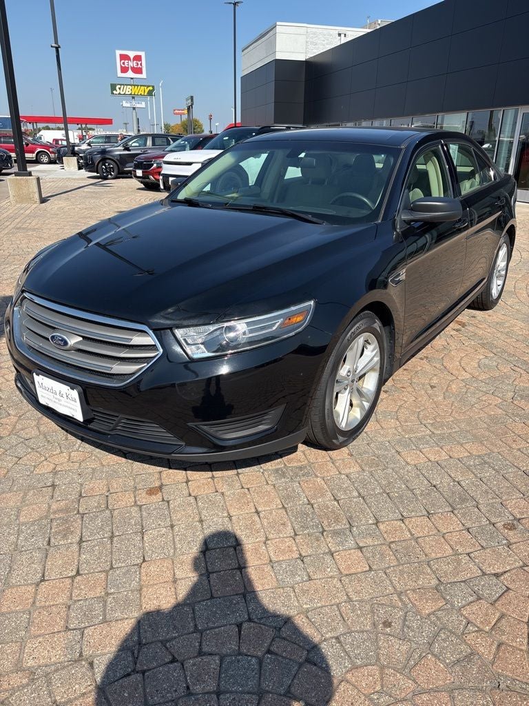 2016 Ford Taurus SE