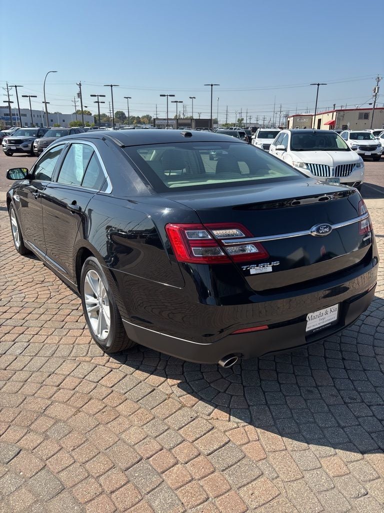 2016 Ford Taurus SE