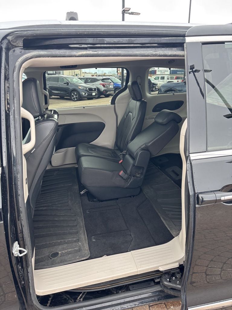 2017 Chrysler Pacifica Touring L Plus