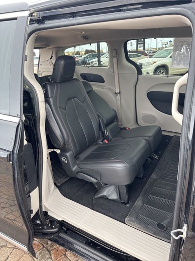 2017 Chrysler Pacifica Touring L Plus