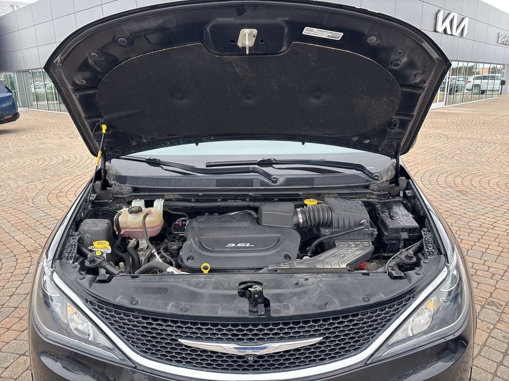 2017 Chrysler Pacifica Touring L Plus