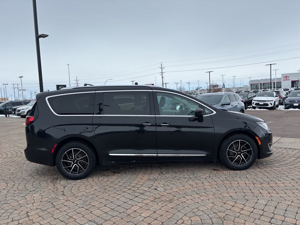 2017 Chrysler Pacifica Touring L Plus