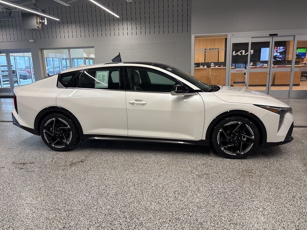 2025 Kia K4 GT-Line