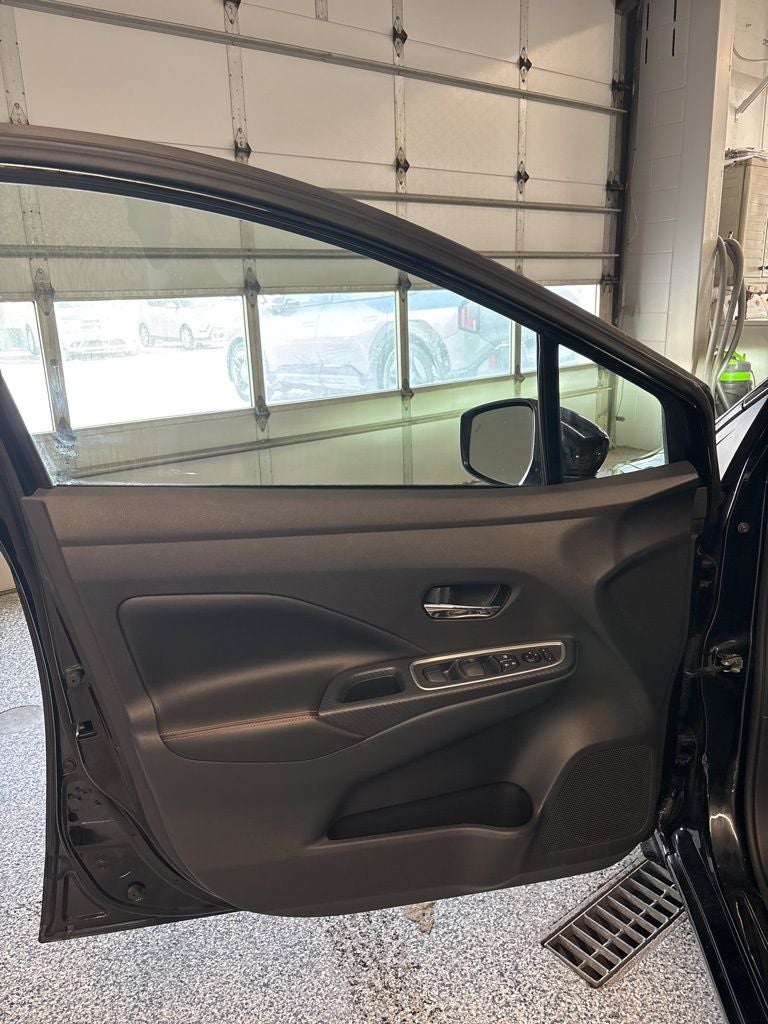 2023 Nissan Versa 1.6 SR