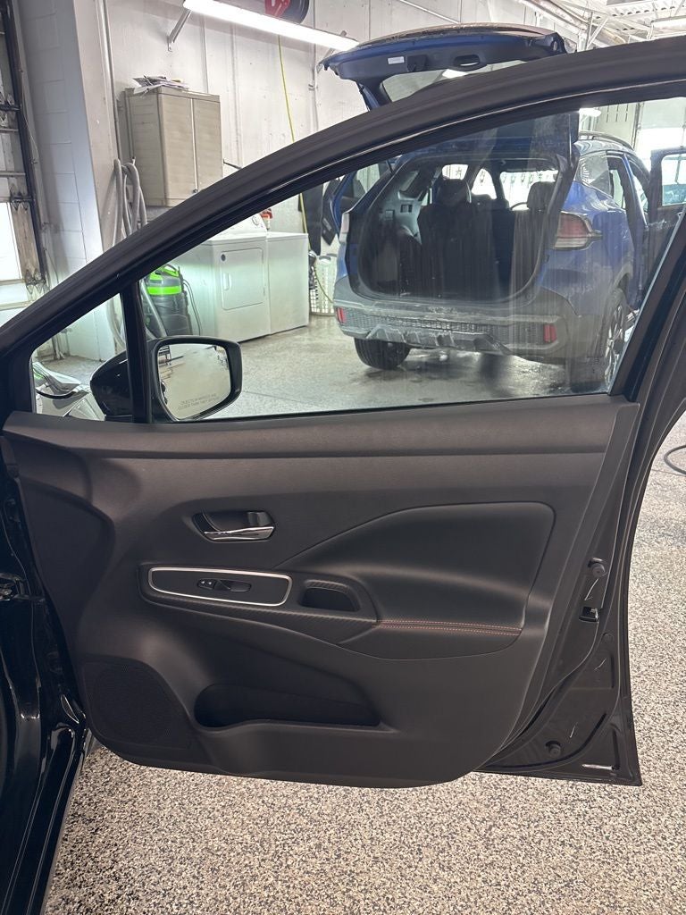 2023 Nissan Versa 1.6 SR