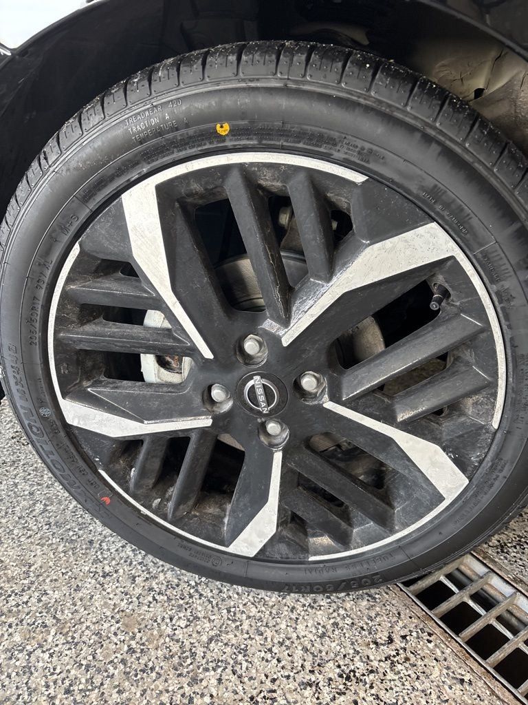 2023 Nissan Versa 1.6 SR