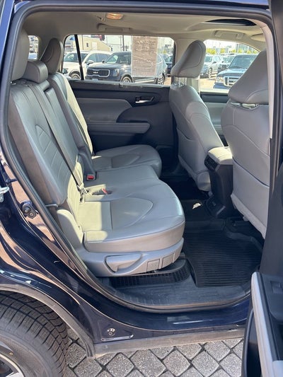 2022 Toyota Highlander Hybrid XLE