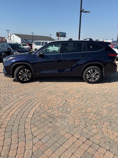 2022 Toyota Highlander Hybrid XLE