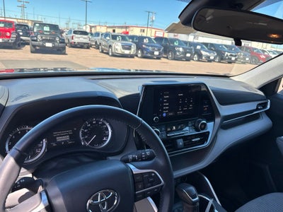 2024 Toyota Highlander LE