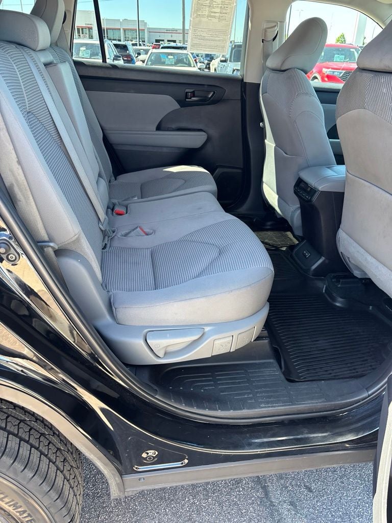 2024 Toyota Highlander LE