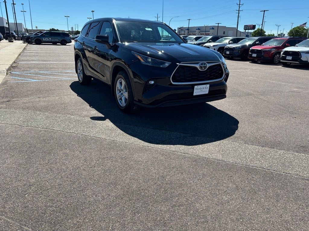 2024 Toyota Highlander LE