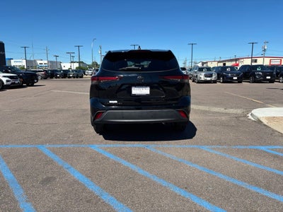 2024 Toyota Highlander LE