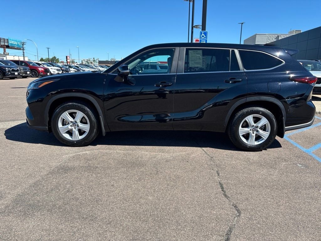 2024 Toyota Highlander LE