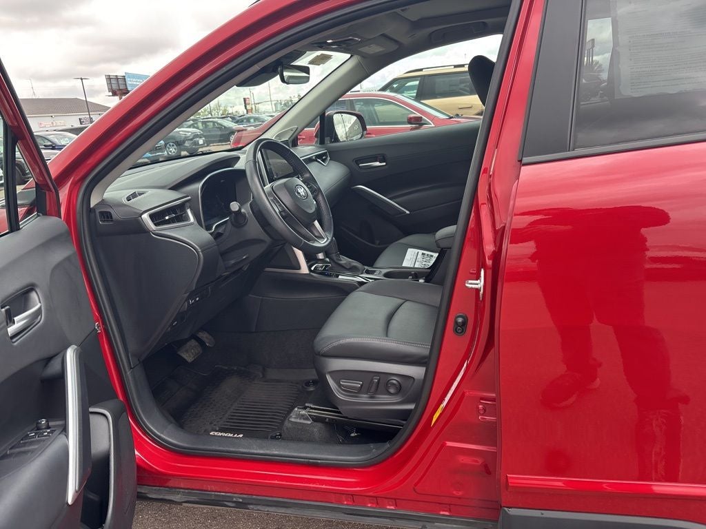 2023 Toyota Corolla Cross XLE