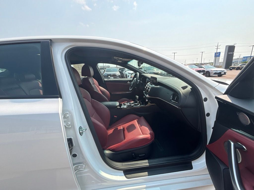 2023 Kia Stinger GT-Line