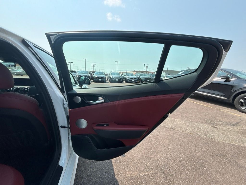2023 Kia Stinger GT-Line