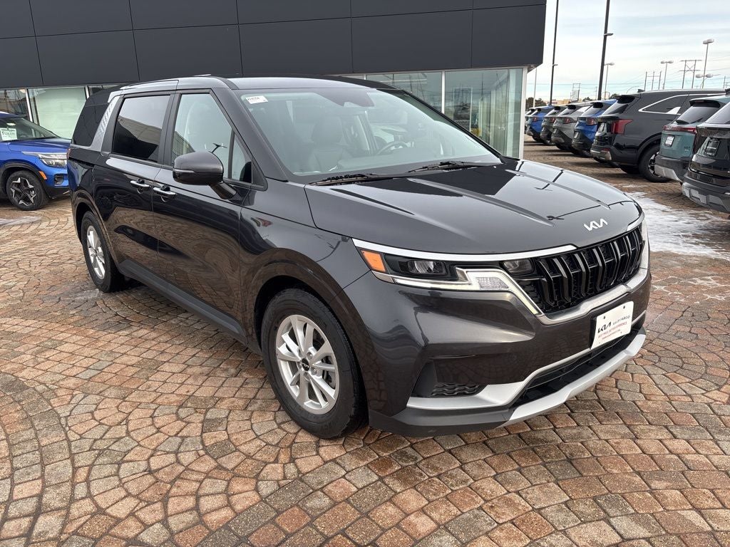 2023 Kia Carnival LX