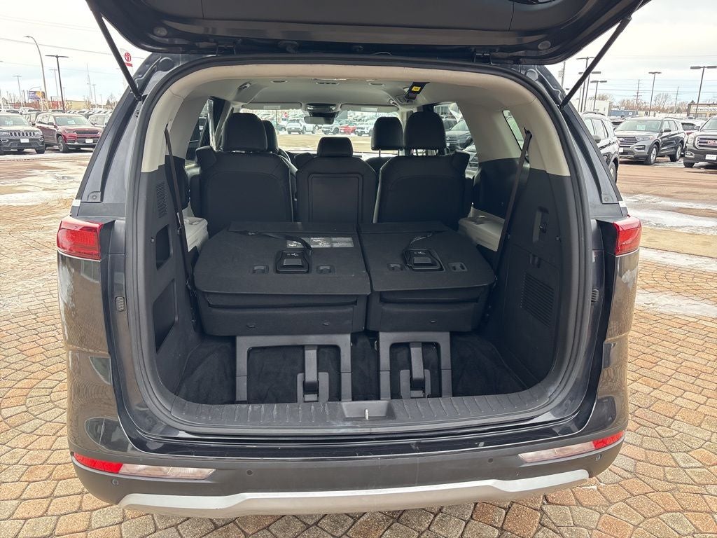2023 Kia Carnival LX