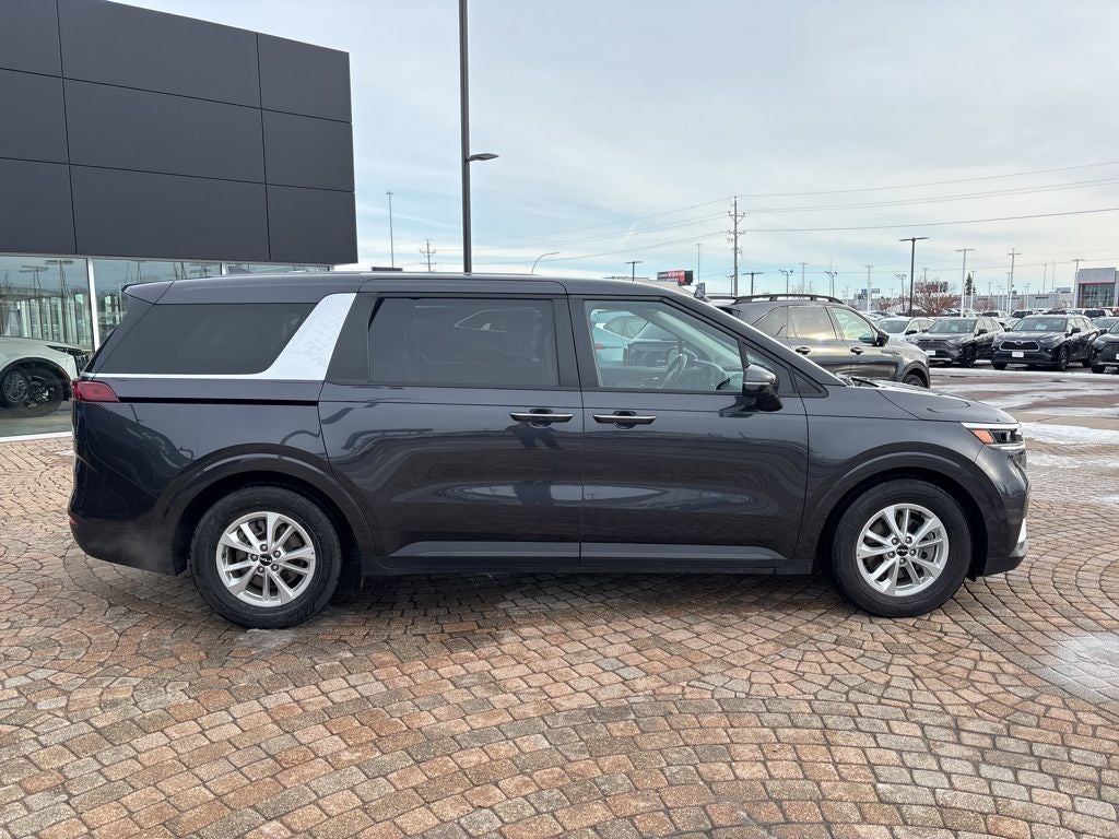 2023 Kia Carnival LX