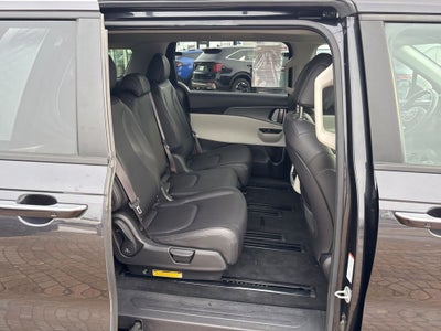 2023 Kia Carnival LX